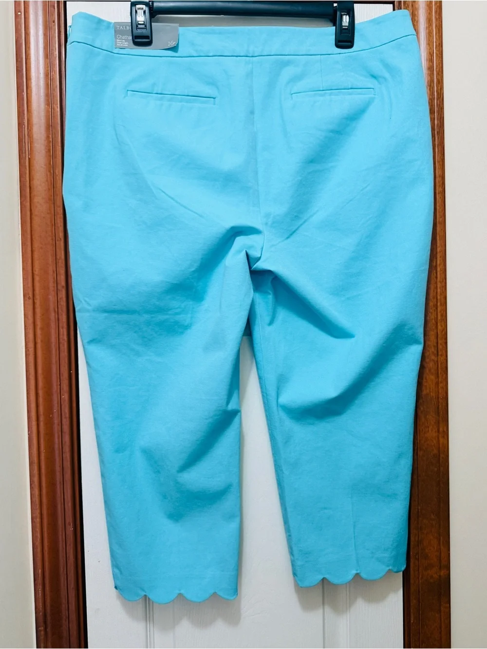 Talbots Chatham Crop pants with scalloped edges. Tiffany Blue size 16P NEW